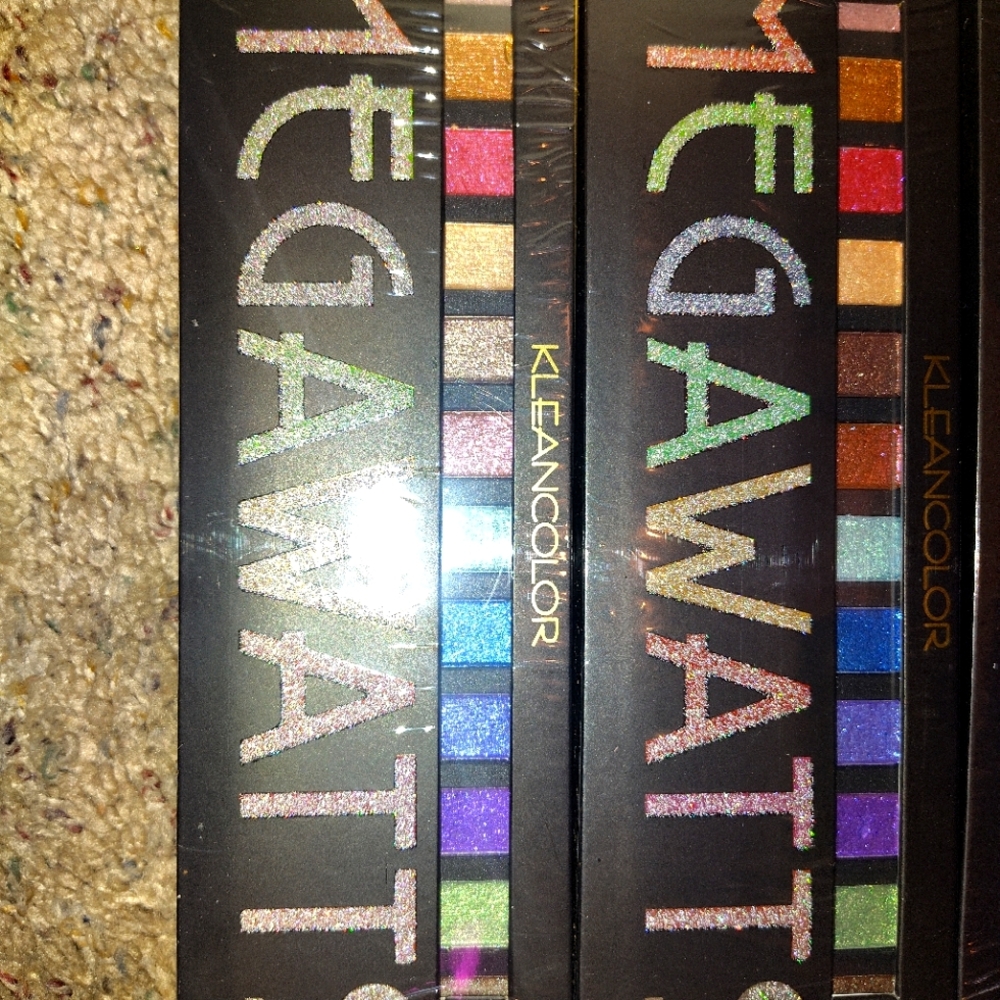 Megawatts eyeshadow